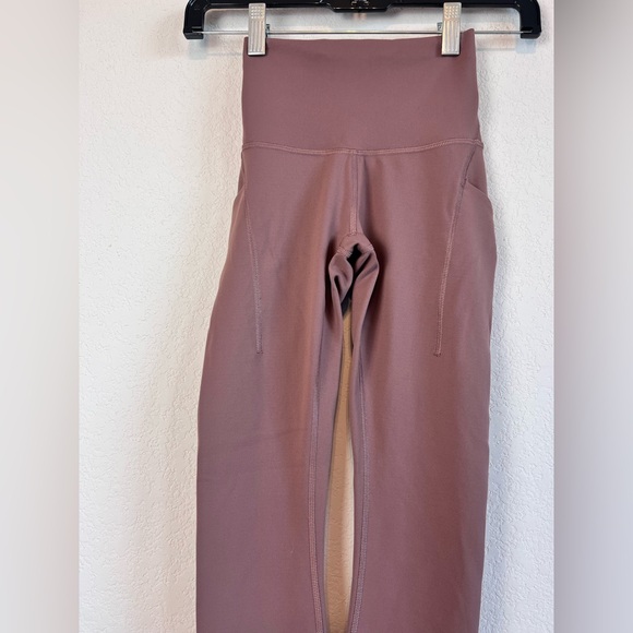 Lululemon Wunder Train High Rise Crop with Pocket size 0 - Picture 2 of 7